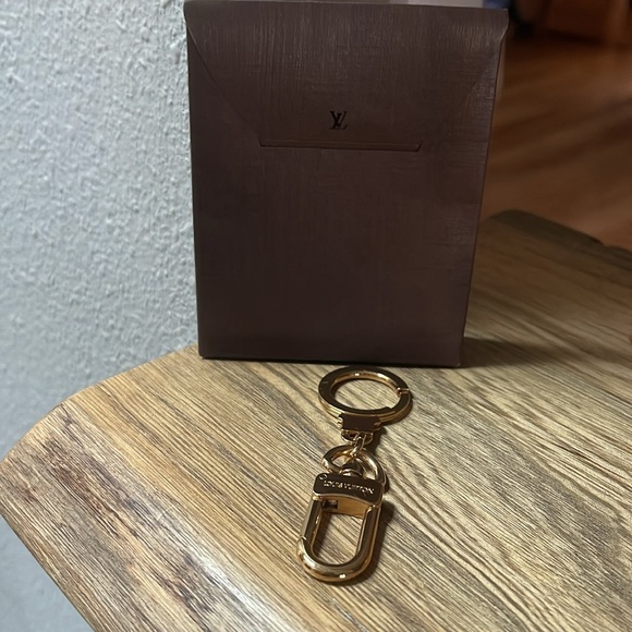 NEW Authentic Louis Vuitton Anokre Key Chain & Louis Vuitton Box Case - Picture 13 of 15